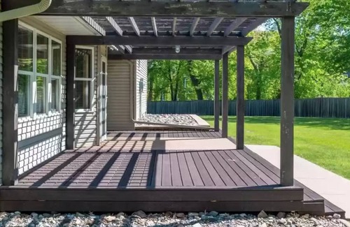 Chanhassen House | Almost 2 acre remodeled 5 bed room 4 bath one mile south of Excelsior