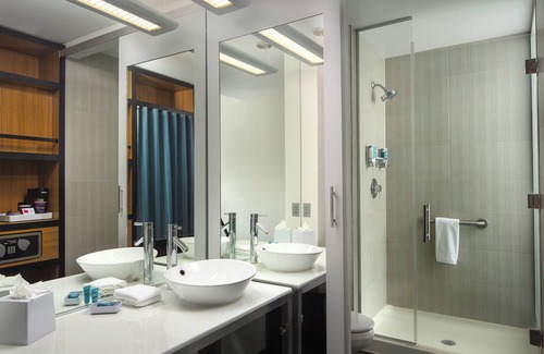 Linthicum Heights Hotel | Aloft BWI Baltimore Washington International Airport