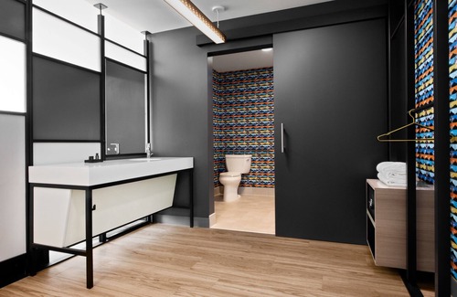 Country Club Plaza Area Hotel | Aloft Kansas City Country Club Plaza