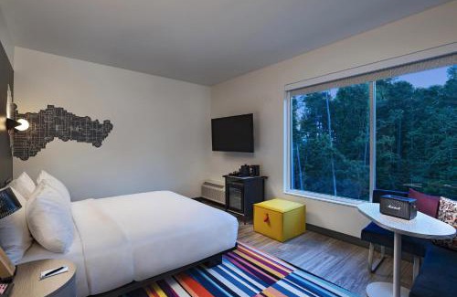 Ferndale Hotel | Aloft Little Rock West