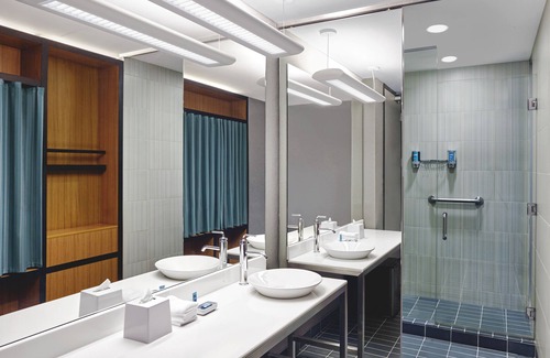 Dorval Hotel | Aloft Montreal Airport