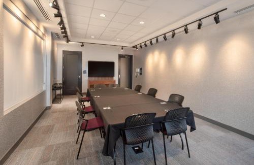 South Central Omaha Hotel | Aloft Omaha Aksarben Village