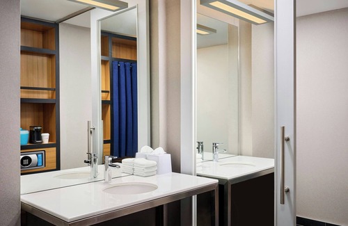 Vaughan Hotel | Aloft Vaughan Mills