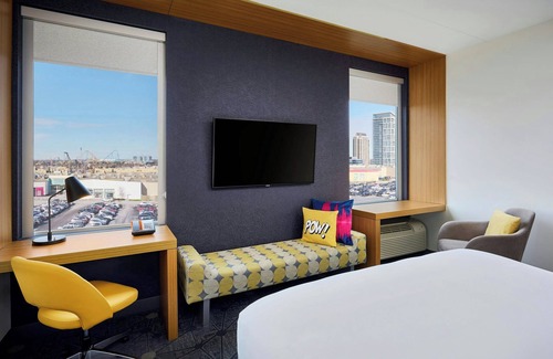 Vaughan Hotel | Aloft Vaughan Mills