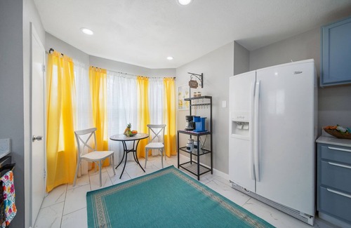 Houston House | Aloha and welcome to your own private slice of paradise right here in Houston!