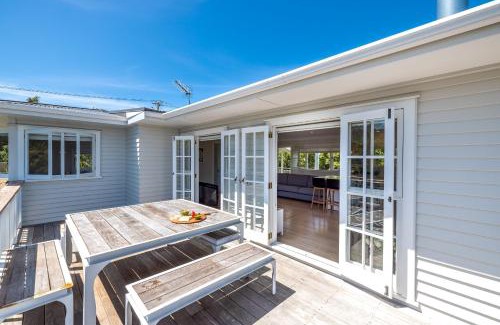 Surfdale House | Aloha Cottage with Pool & Spa, Waiheke