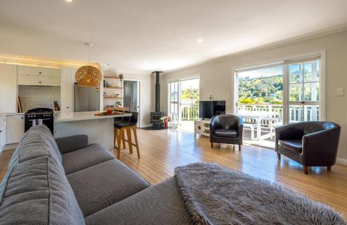 Surfdale House | Aloha Cottage with Pool & Spa, Waiheke