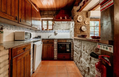 Canicada House | Alojamento T4 Gerês-Junto ao Rio