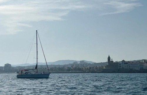 Vallpineda Boat Rental | Alojamiento en Sitges, con opción a Tour de Navegación