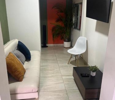 Montenegro House | Alojamiento Frente al Parque del Café