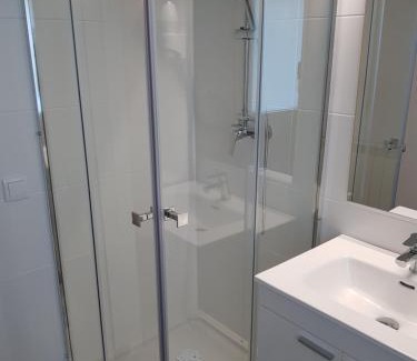 Vilanova de Sau Cabin | Alojamiento turistico compartido con estancias compartidas cocina, terraza i baño Can Serres