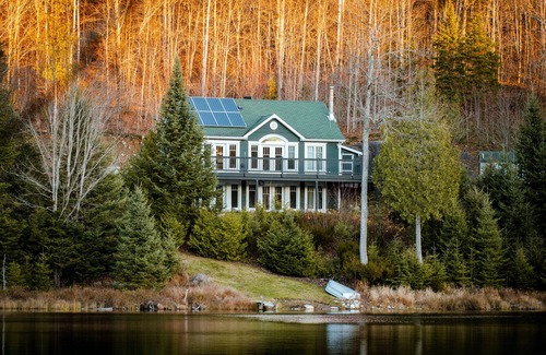 Amherst Ski Chalet | Alone in Off-The-Grid Chalet /No Neighbors!