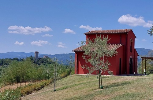 Reggello House | Alone standing flat,private terrace, Wi-Fi, A/C, 2 pools, stunning location.