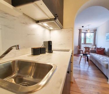 Goetzens Apartment | Alpenflair Apartment mit Balkon - inkl Parkplatz #3
