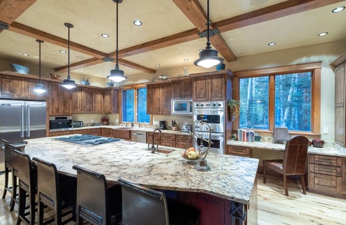 Mountain Village House | ALPENGLOW-Luxury, Convenience & Views! Hot Tub, Gym, & Walk-to-Ski