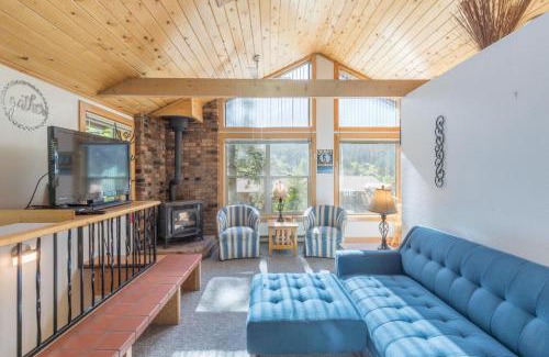 Ouray House | Alpenglow Unit 2 Laughing Magpie