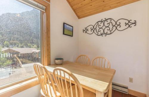 Ouray House | Alpenglow Unit 2 Laughing Magpie