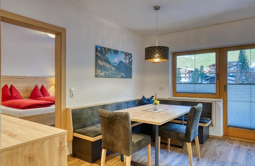 Lanersbach Apartment | Alpenrose Tux