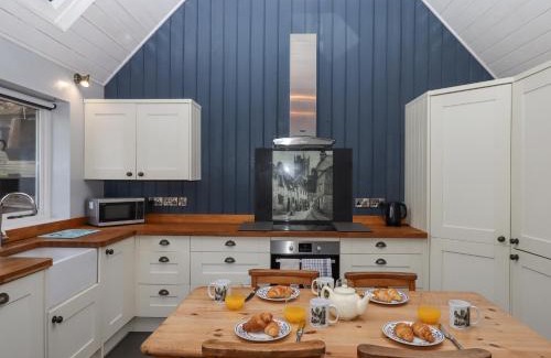 Dittisham House | Alpha Cottage