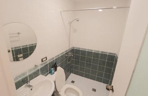 Ermita Night District Apartment | Alpha Grandview Malate Condo 2004