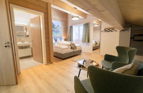 Buerglen Hotel | Alphotel Biel-Kinzig - Access by Cable Car only!
