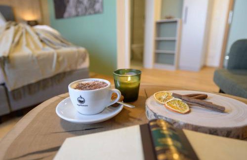 Buerglen Hotel | Alphotel Biel-Kinzig - Access by Cable Car only!