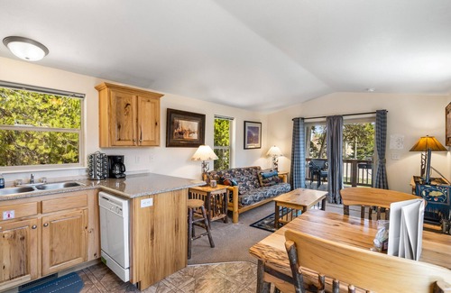 West Yellowstone Cabin | Alpine 1 - Cozy cabin home-base for adventures!