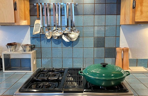 Alpine Meadows Cabin | Alpine Bliss- Stylish, Dog Friendly, Plus Seasonal Ski Shuttle