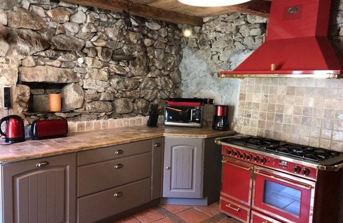 Montgellafrey Ski Chalet | Alpine chalet, near ski resort, for 10 people, completely renovated.