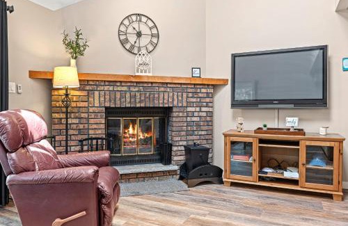 Village at Camelback House | Alpine Escape by AvantStay On Camelback Mountain Near WaterparkAttractions