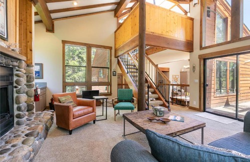 Alpine Meadows House | Alpine Escape by Tahoe Getaways - Shuttle to Ski Slopes & Fireplace