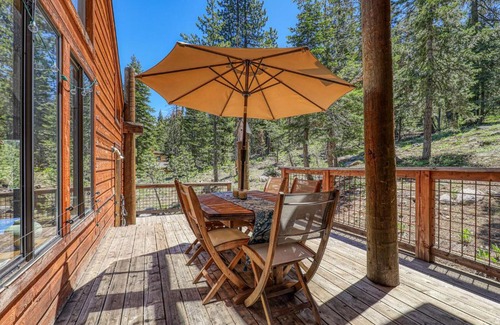 Alpine Meadows House | Alpine Escape by Tahoe Getaways - Shuttle to Ski Slopes & Fireplace