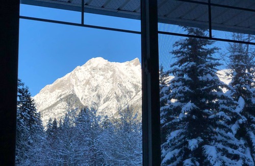 Harvie Heights House | Alpine Escapes at the Banff Boundary Lodge