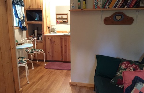 Cohoe Cabin | Alpine Heather is a quiet, self contained, cabin in the Woods!