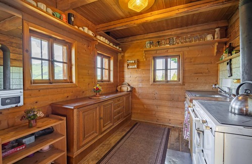 Alpbach House | Alpine hut in a remote location