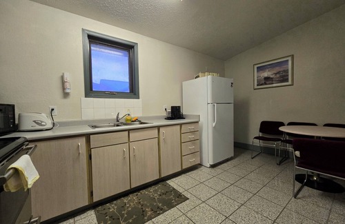 Valemount Hotel | Alpine Inn