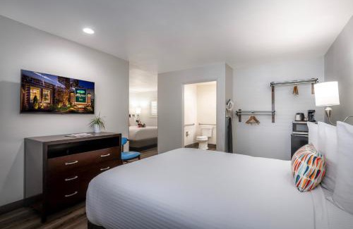Anaheim Resort Hotel | Alpine Inn near Convention Center and the Park