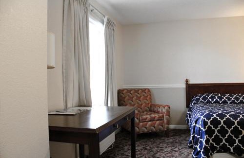 Rockford Hotel | Alpine Inn & Suites Rockford