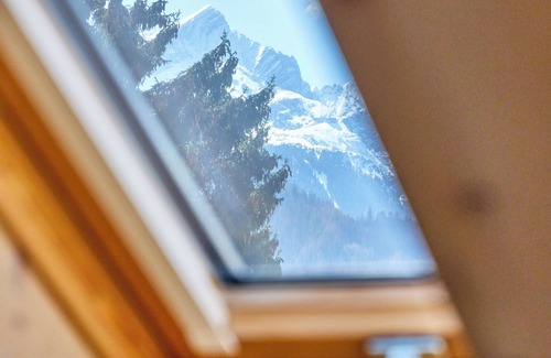 Garmisch-Partenkirchen Apartment | Alpine luxury in a breathtaking oasis in the heart of Garmisch-Partenkirchen.