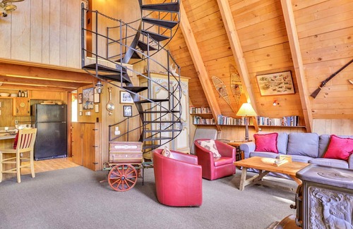Alpine Meadows Cabin | Alpine Meadows Cabin in the Woods
