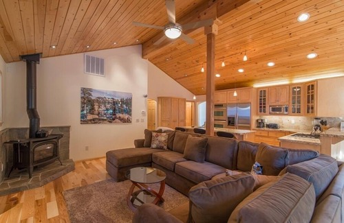 Alpine Meadows House | Alpine Meadows home w/Private Hot Tub, Close to hiking, Fireplace- Mineral Springs Getaway