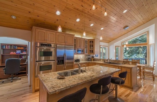 Alpine Meadows House | Alpine Meadows home w/Private Hot Tub, Close to hiking, Fireplace- Mineral Springs Getaway