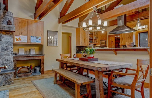 Alpine Meadows House | Alpine Meadows Retreat: 3-Min to Base, w/Hot Tub