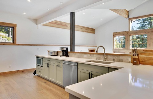 Alpine Meadows House | Alpine Mountain Home with Views