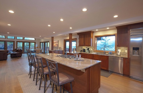 Eagle-Vail Ski Chalet | Alpine Setting Nestled Against the National Forest