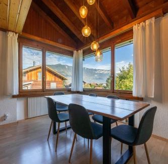 Wilderswil Apartment | Alpine view with balcony near Interlaken