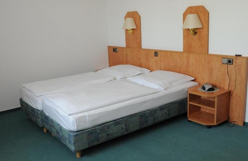 Wolfsburg Hotel | Alter Dorfkrug Am Kanal