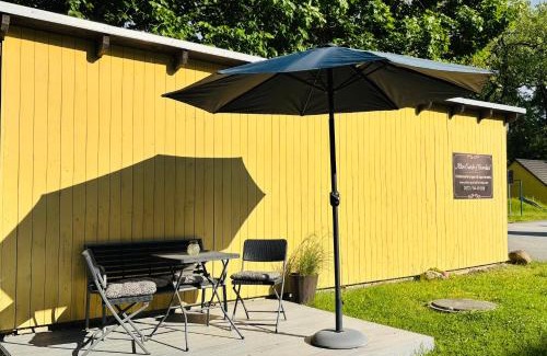 Gablenz Apartment | Alter Gutshof Kromlau Direkt am Schloss und Rhododendronpark, Terasse und Parkplatz