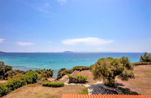Sithonia House | Alterra Vita Captain's Cabin
