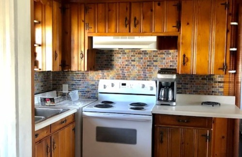 Climax Cottage | Although a country setting, the cottage has all modern conveniences & comforts